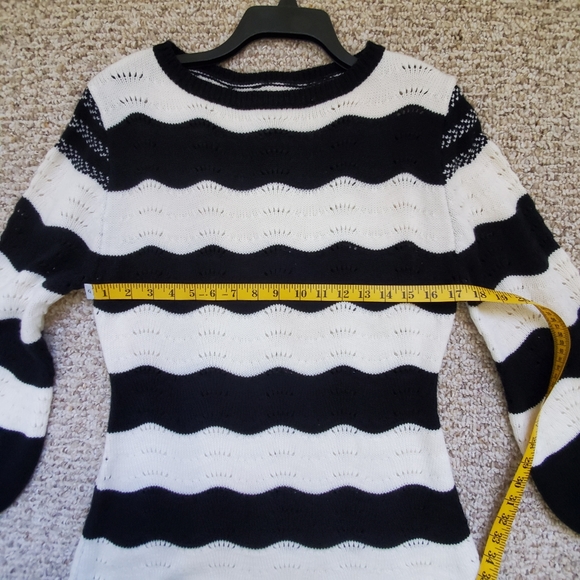 Balloon Sleeve Striped Sweater sz M (Juniors) - Picture 4 of 7